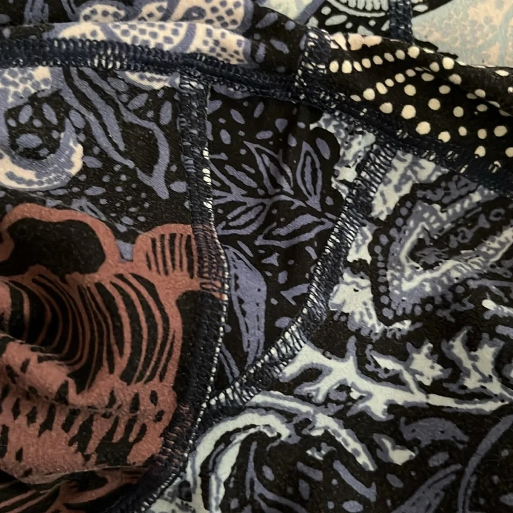 Athleta patchwork Salutation leggings - Picture 9 of 9